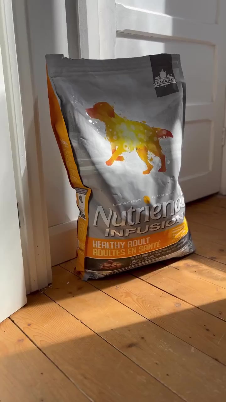 [10Kg] Hạt Nutrience Infusion Cho Chó Trưởng Thành Cỡ Vừa & Lớn, Thịt Gà & Rau Củ Quả Tự Nhiên