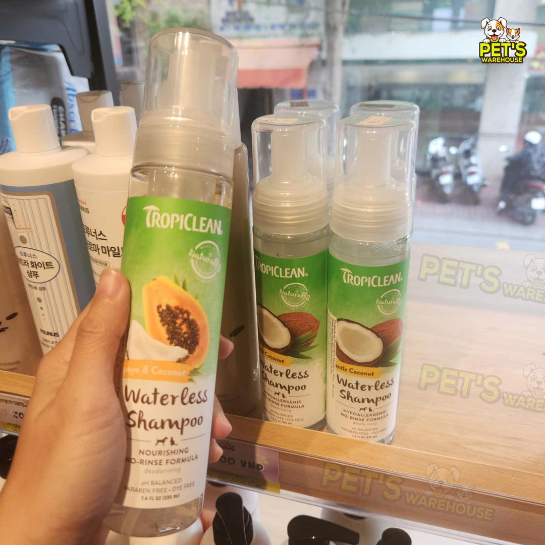 Bọt Tắm Khô Dưỡng Lông Cho Chó Mèo Tropiclean Waterless Shampoo, Không Cần Dùng Nước, 220ml